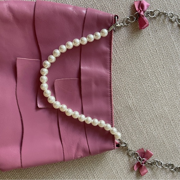 Fashionable leather with two handles. You can remove a long chain. - Picture 7 of 8